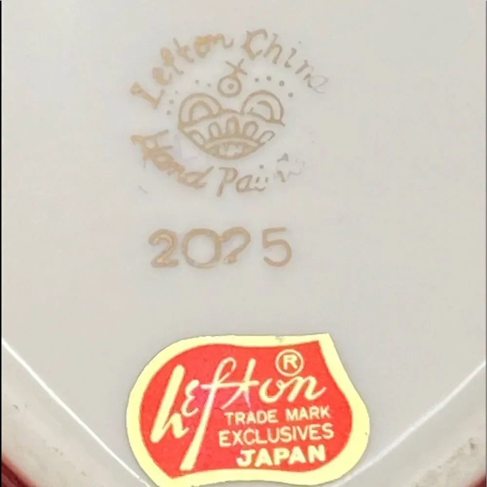 Lefton China hand painted vintage heart trinket container with lid